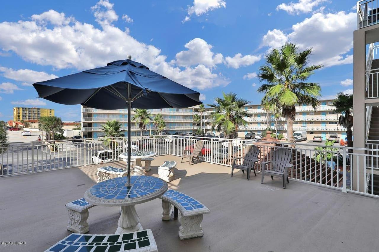 شقة Ocean Breeze - Direct Ocean Front-Pool Is Open دايتونا بيتش المظهر الخارجي الصورة