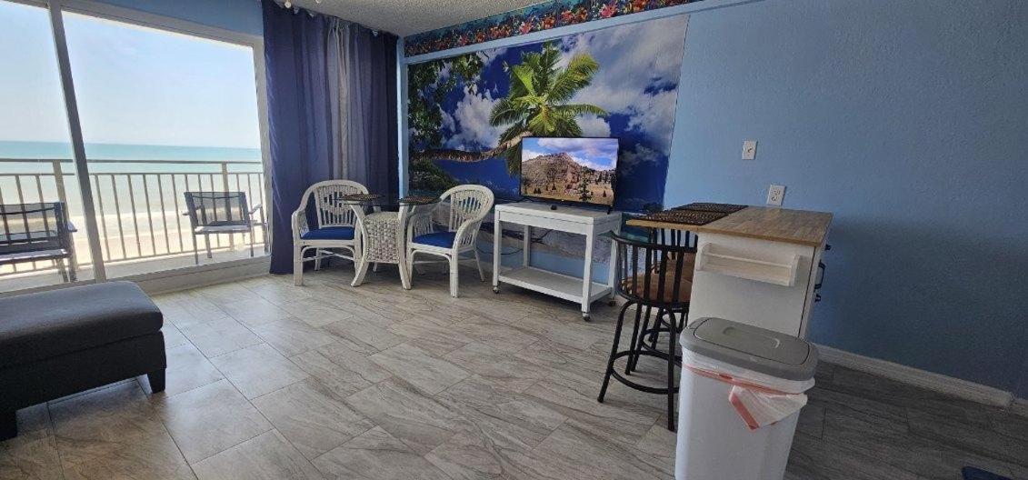شقة Ocean Breeze - Direct Ocean Front-Pool Is Open دايتونا بيتش المظهر الخارجي الصورة
