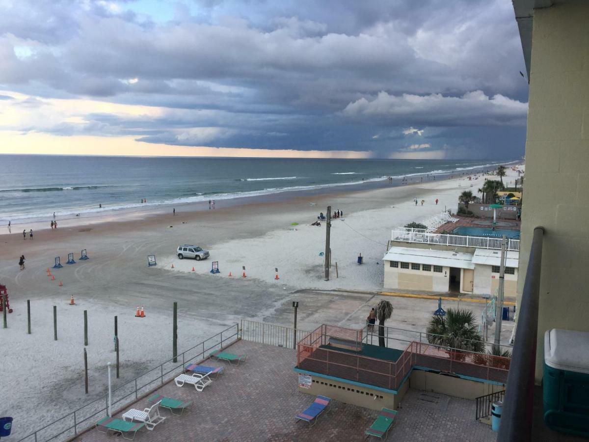 شقة Ocean Breeze - Direct Ocean Front-Pool Is Open دايتونا بيتش المظهر الخارجي الصورة
